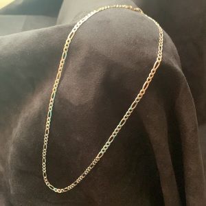 👍🏼Very nice 925 Figaro 18” Sterling silver necklace w/lobster claw clasp
